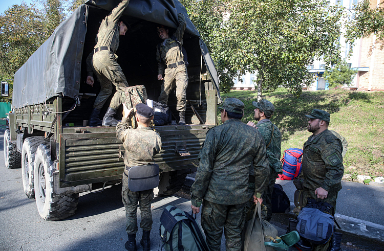 Какая поддержка оказывается в Приморье семьям участников СВО. ПАМЯТКА